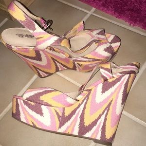 Women’s size 9.5 Nine West wedges